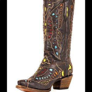 Corral boots ISO looking to buy